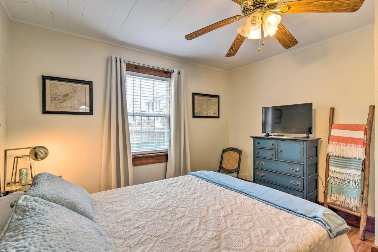 Galveston 'Blue Bungalow' - Walk To Beach! Dış mekan fotoğraf