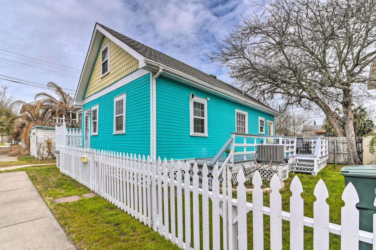Galveston 'Blue Bungalow' - Walk To Beach! Dış mekan fotoğraf